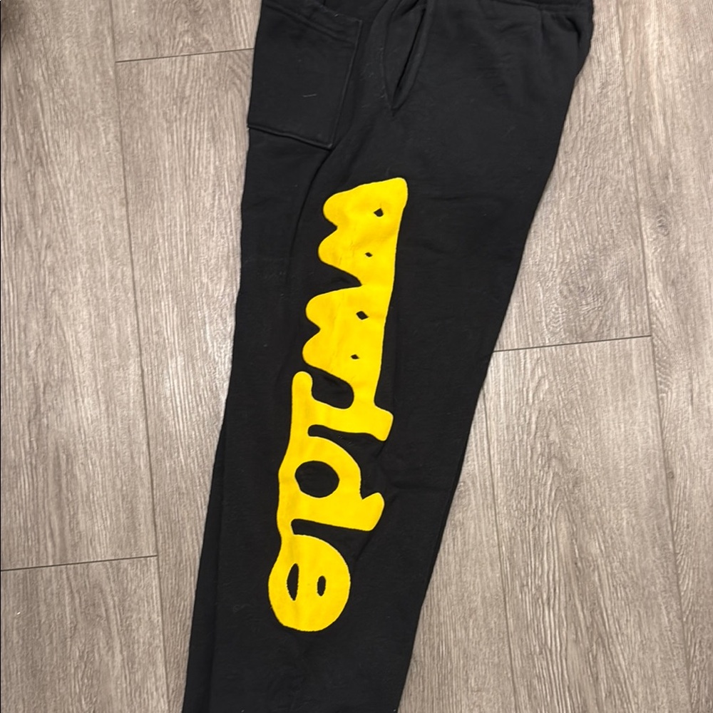 Sp5der Black Sweatpants with Yellow Graphic - size S